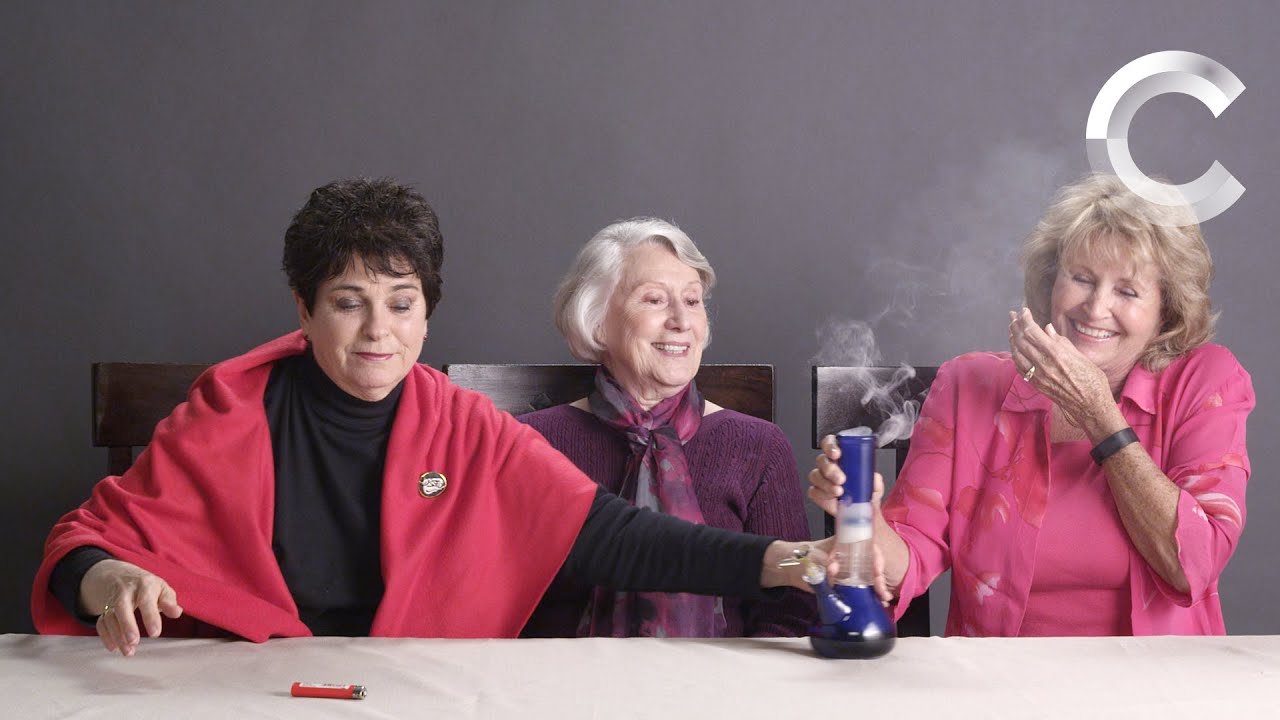 Video ansehen: Grandmas Smoking Weed for the First Time auf YouTube